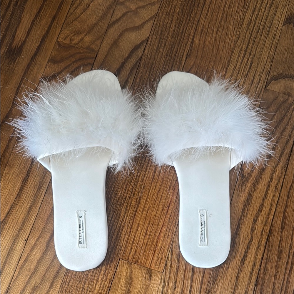 Women's White Furry Slide Sandals